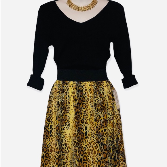 NWT LuLaRoe Lola Animal Print Skirt - Picture 2 of 7